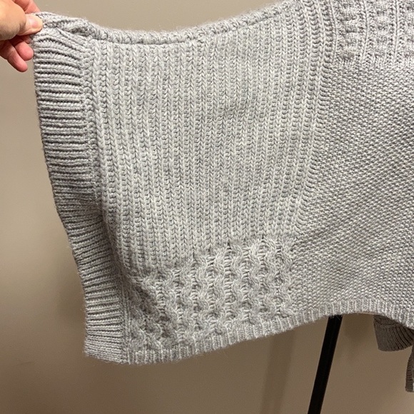 Club Monaco grey sweater poncho xs/s - Picture 5 of 9